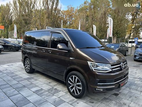 Volkswagen Multivan 2017 - фото 9