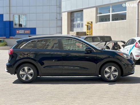 Kia Niro 2018 черный - фото 8