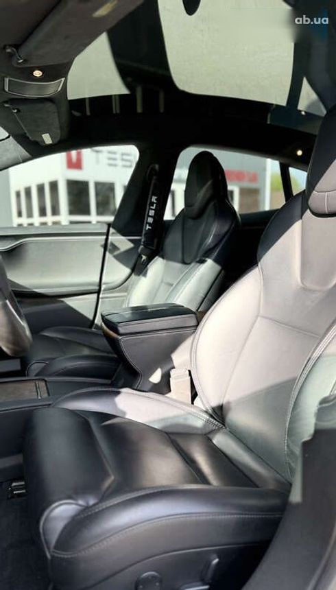 Tesla Model S 2019 - фото 24