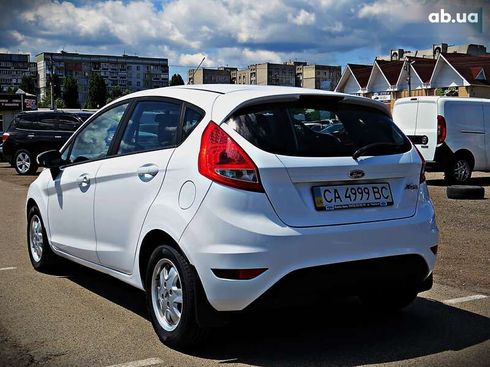 Ford Fiesta 2011 - фото 4