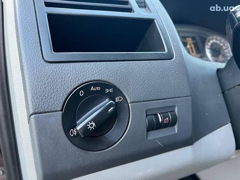 Volkswagen Transporter 2014 коричневый - фото 20