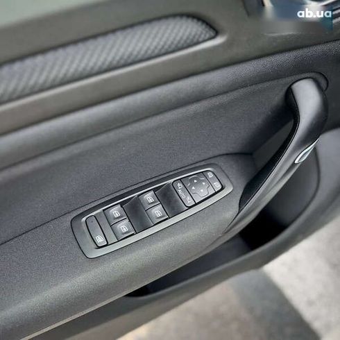 Renault Megane 2018 - фото 18