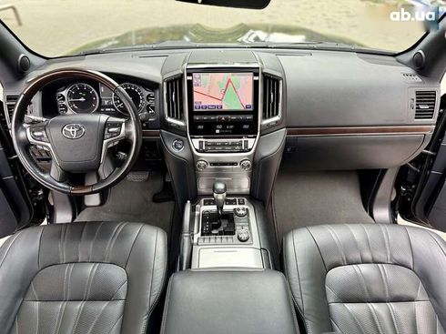 Toyota Land Cruiser 2020 - фото 30