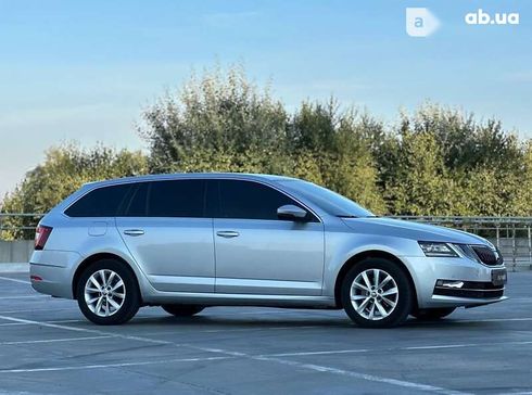 Skoda Octavia 2019 - фото 17