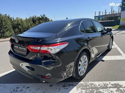 Toyota Camry 2020 - фото 6