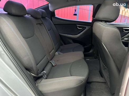Hyundai Elantra 2012 - фото 11