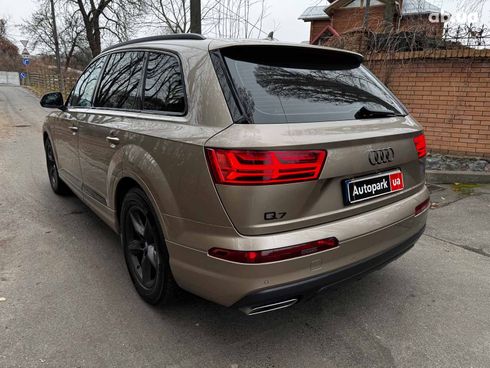 Audi Q7 2018 бежевый - фото 8