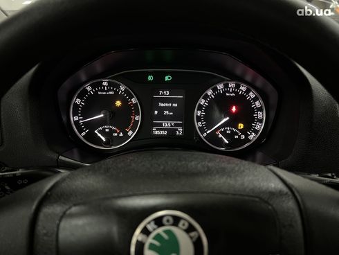 Skoda Octavia 2010 серебристый - фото 4