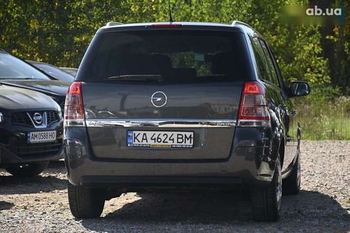 Opel Zafira 2010 - фото 14