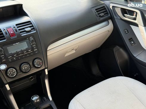 Subaru Forester 2014 белый - фото 19