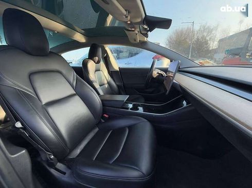 Tesla Model 3 2019 - фото 6