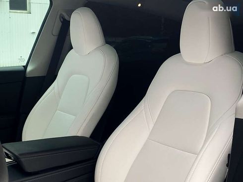 Tesla Model Y 2023 - фото 14