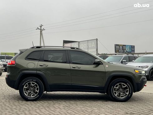 Jeep Cherokee 2018 зеленый - фото 20