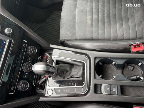 Volkswagen passat b8 2016 серый - фото 26