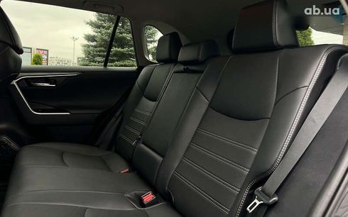Toyota RAV4 2021 - фото 10