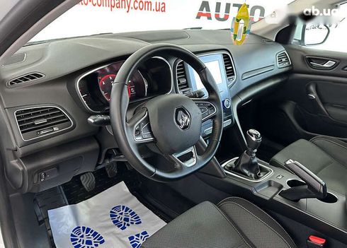 Renault Megane 2019 - фото 10