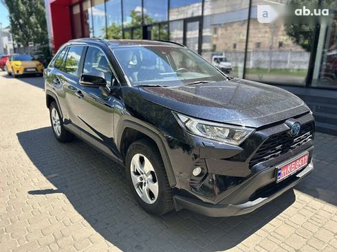 Toyota RAV4 2021 - фото 6