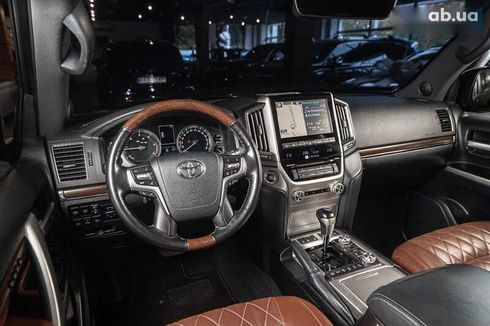 Toyota Land Cruiser 2018 - фото 9