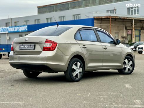 Skoda Rapid 2013 бежевый - фото 5