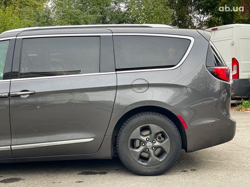 Chrysler Pacifica 2017 серый - фото 15