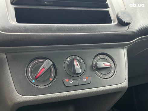 SEAT Ibiza 2011 желтый - фото 20