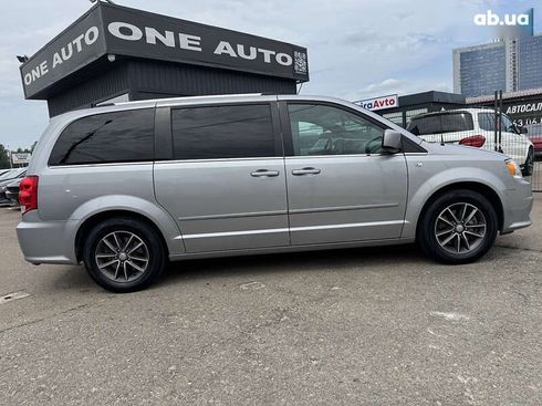 Dodge grand caravan 2017 - фото 6