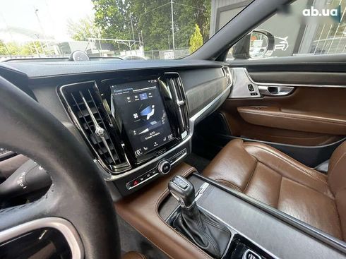 Volvo V90 2018 - фото 16
