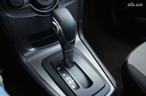 Ford Fiesta 2018 серый - фото 18