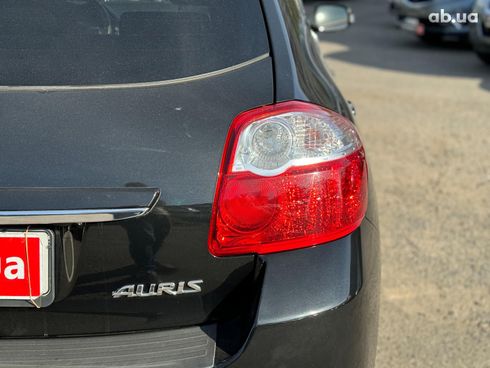 Toyota Auris 2010 черный - фото 11