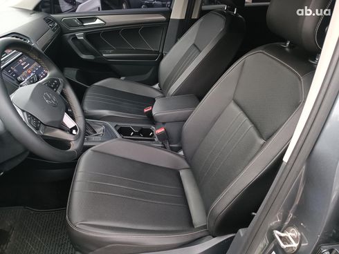 Volkswagen Tiguan 2022 серый - фото 22