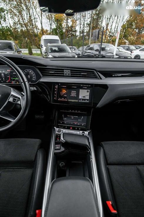 Audi E-Tron 2021 - фото 17