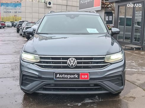 Volkswagen Tiguan 2022 серый - фото 2