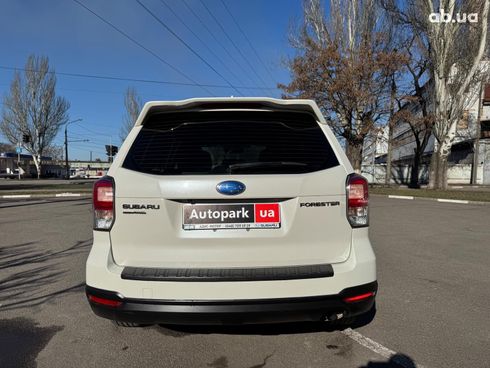 Subaru Forester 2018 белый - фото 4