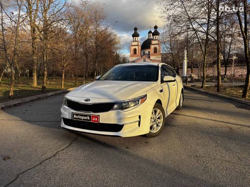 Kia Optima 2017 белый - фото 2