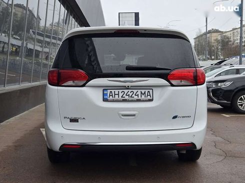 Chrysler Pacifica 2017 - фото 6
