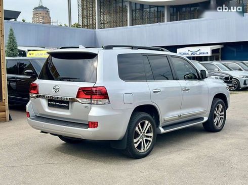 Toyota Land Cruiser 2017 - фото 6