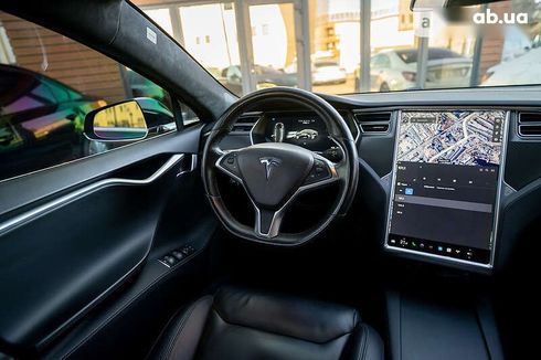Tesla Model S 2017 - фото 30