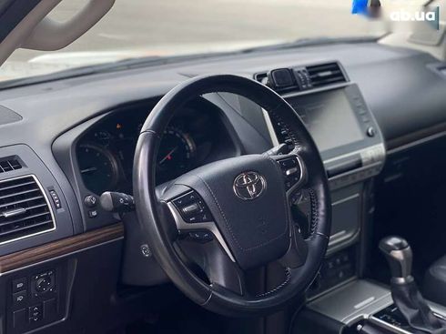 Toyota Land Cruiser Prado 2020 - фото 15
