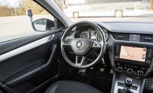 Skoda Octavia 2017 белый - фото 4