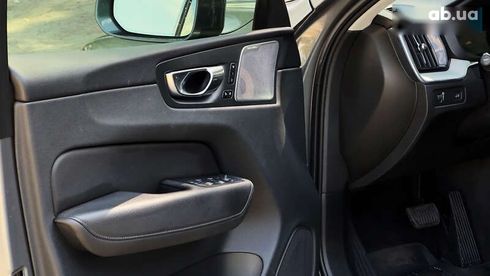 Volvo XC60 2020 - фото 16