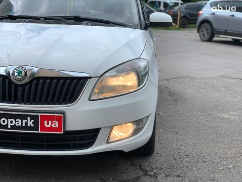 Skoda Fabia 2012 белый - фото 9