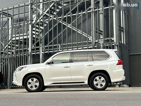 Lexus LX 2017 - фото 7