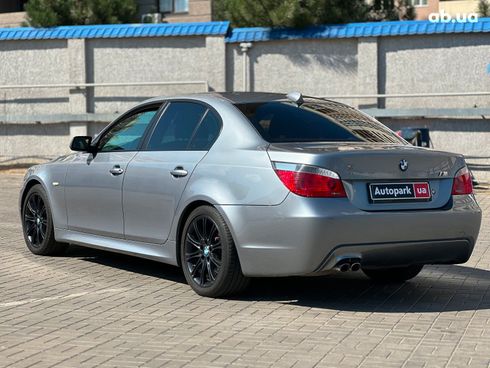BMW 5 серия 2004 серый - фото 6