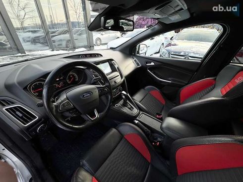 Ford Focus 2018 - фото 22