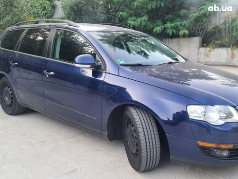 Volkswagen passat b6 2009 синий - фото 25