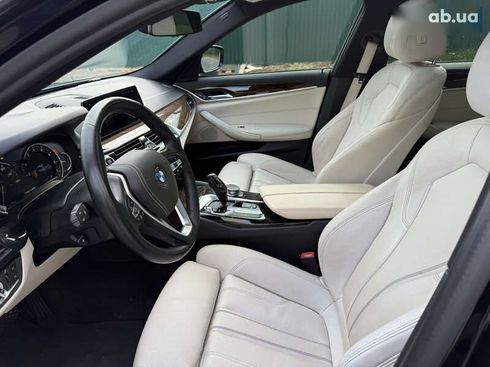 BMW 5 серия 2017 - фото 20