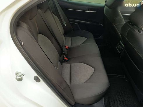 Toyota Camry 2019 - фото 30