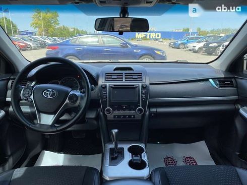 Toyota Camry 2014 - фото 16