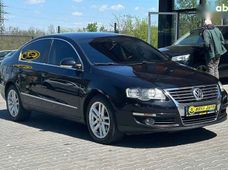 Продаж вживаних Volkswagen Passat 2013 року в Чернівцях - купити на Автобазарі