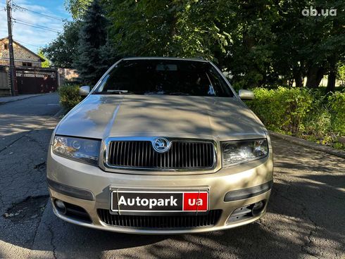 Skoda Fabia 2005 бежевый - фото 2